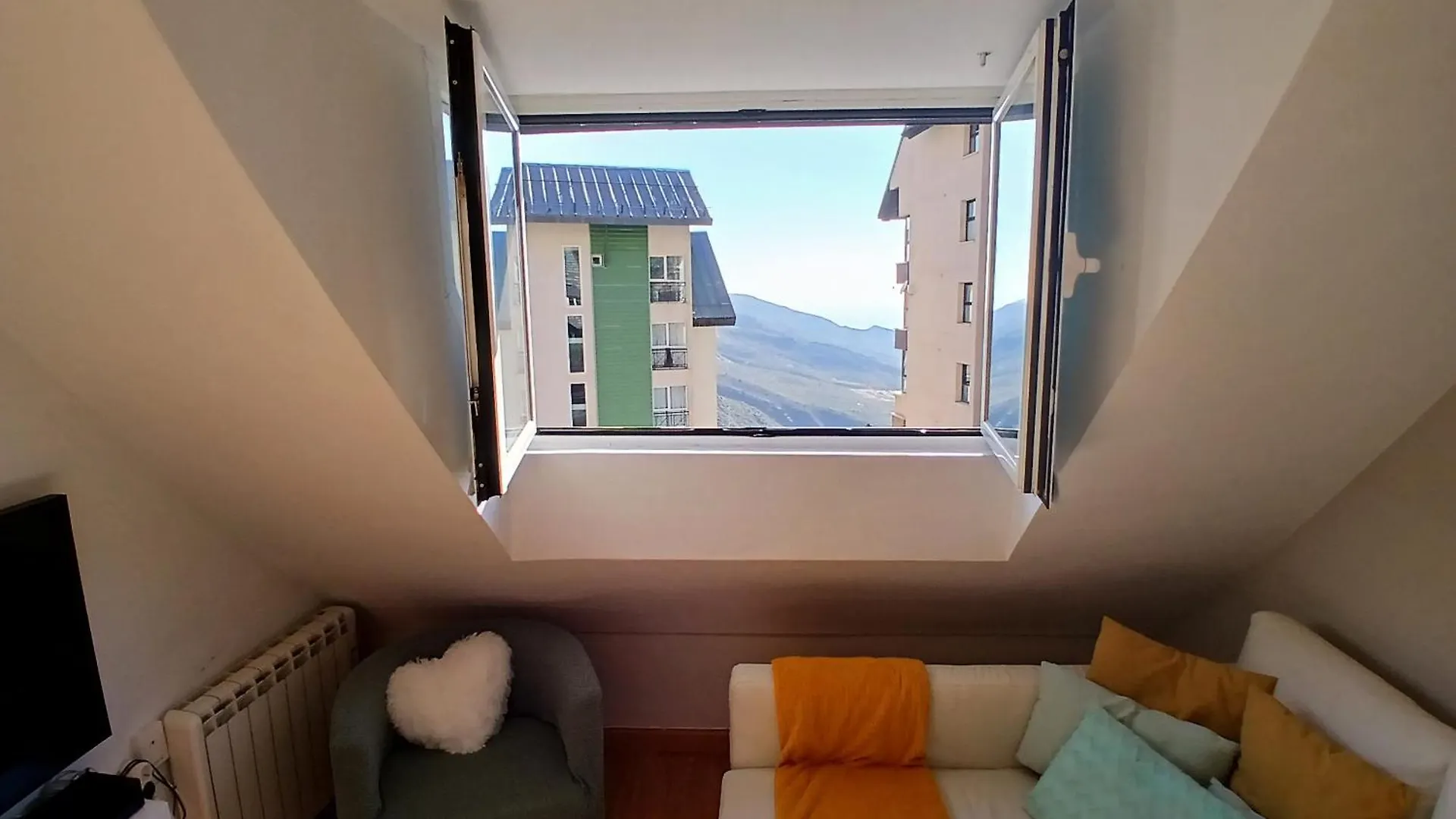 Estupendo Apartamento 1 Dormitorio, 1 Salon, Bano , Wifi Sky Montana Apartment Sierra Nevada